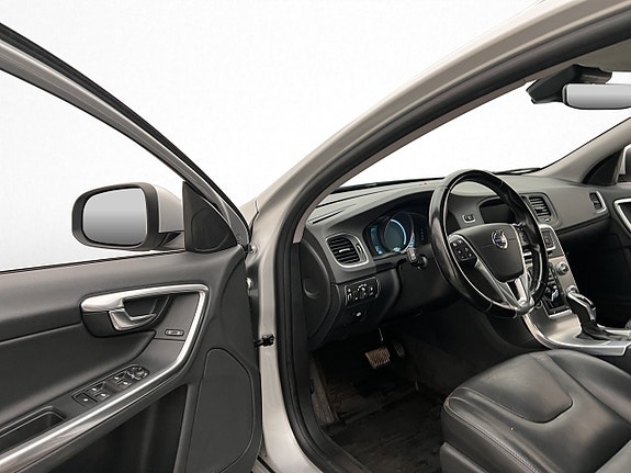 Volvo V60 11 of 30