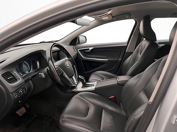 Volvo V60 13 of 30