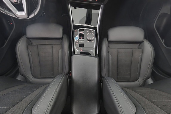BMW i4 14 of 27