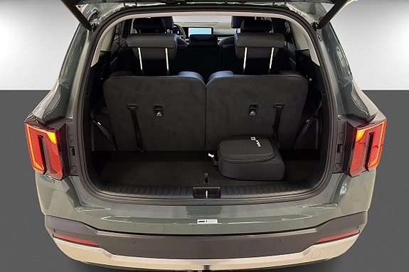 Kia Sorento 16 of 20