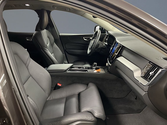 Volvo XC60 7 of 14