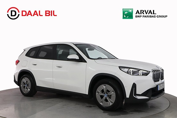 BMW iX1 4 of 29