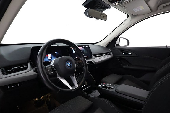 BMW iX1 16 of 29