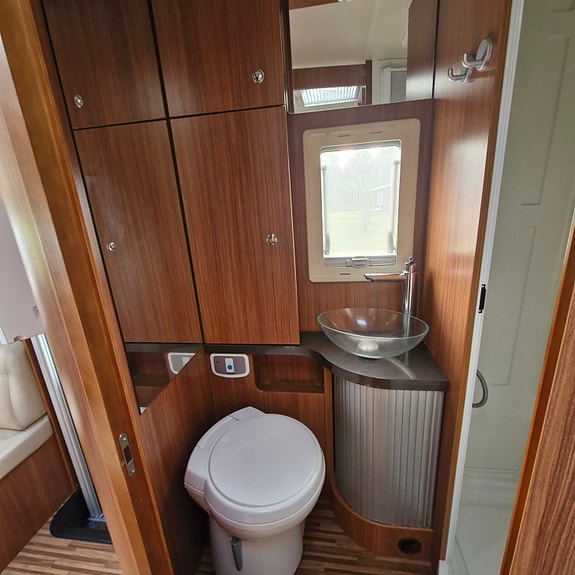 Adria Sonic 700 SL plus 6 of 8