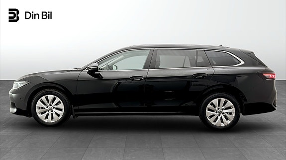 Volkswagen Passat 2 of 19