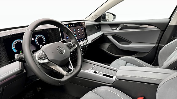 Volkswagen Passat 7 of 19