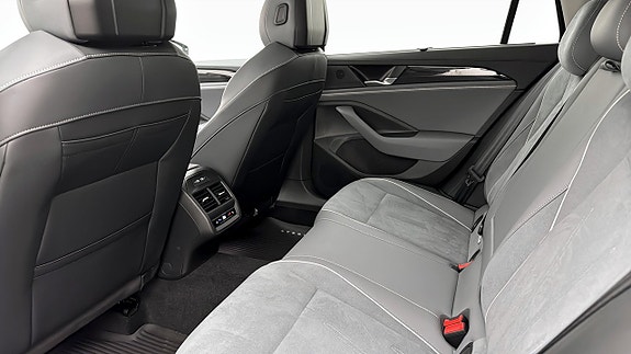 Volkswagen Passat 11 of 19