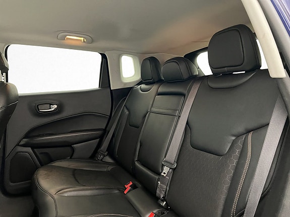Jeep Compass 15 of 30