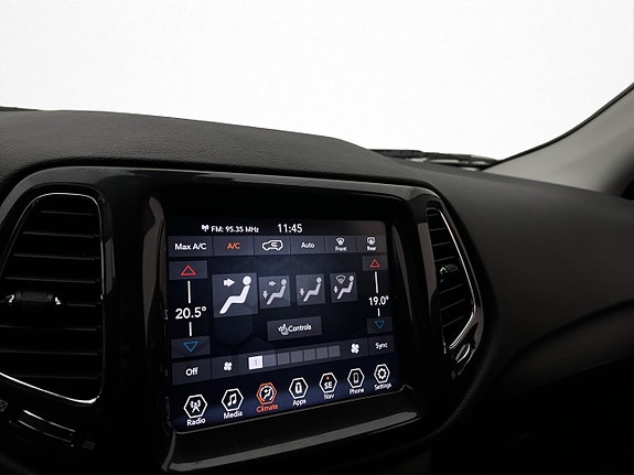 Jeep Compass 19 of 30