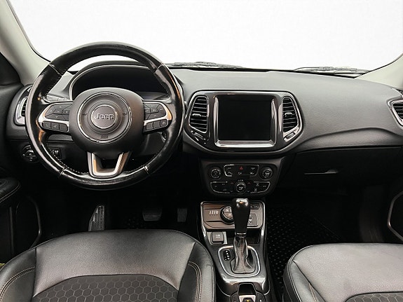 Jeep Compass 12 of 30