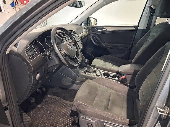Volkswagen Tiguan Allspace 2 of 6