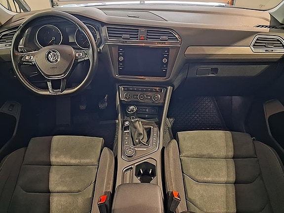 Volkswagen Tiguan Allspace 4 of 6