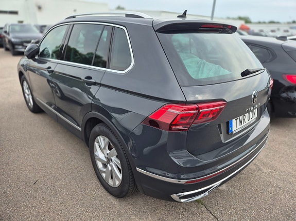 Volkswagen Tiguan 4 of 5