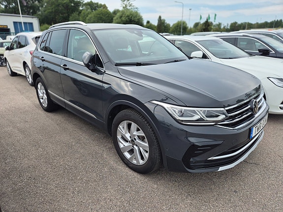 Volkswagen Tiguan 2 of 5