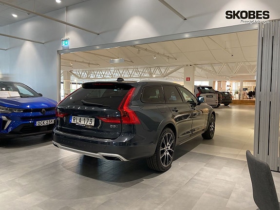 Volvo V90 Cross Country 6 of 20
