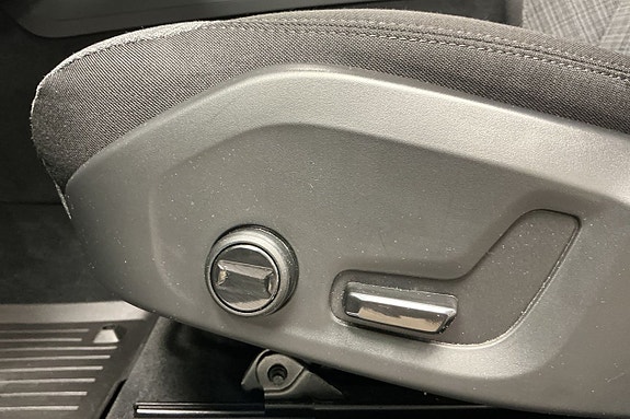 Volvo XC60 25 of 29