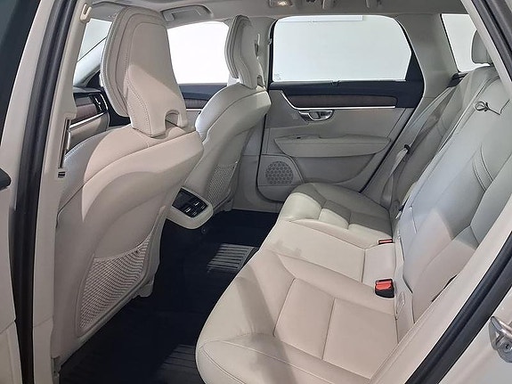 Volvo V90 Cross Country 4 of 7