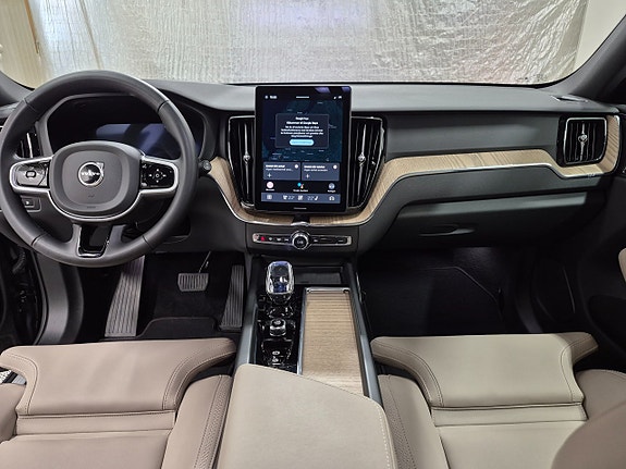 Volvo XC60 6 of 12