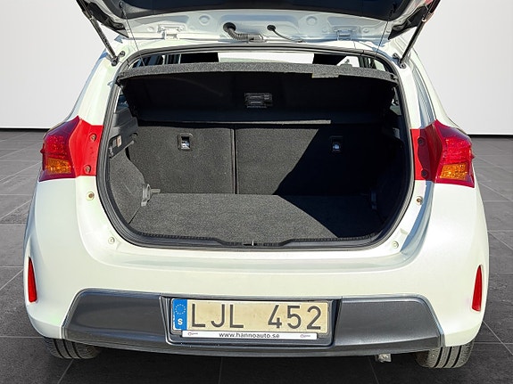 Toyota Auris 19 of 30