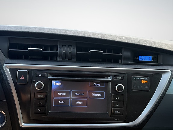 Toyota Auris 25 of 30