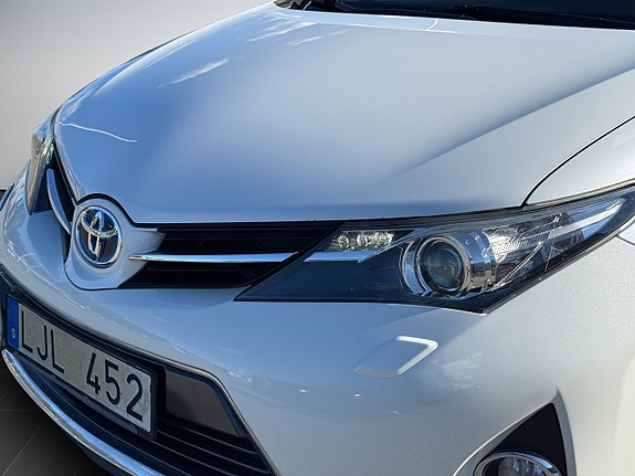 Toyota Auris 9 of 30