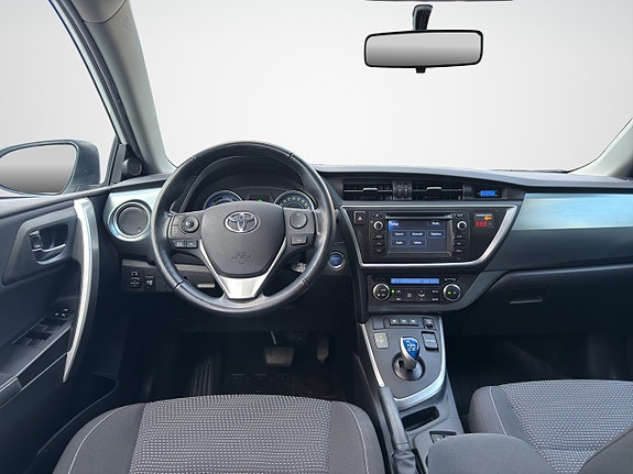 Toyota Auris 14 of 30