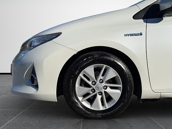 Toyota Auris 11 of 30