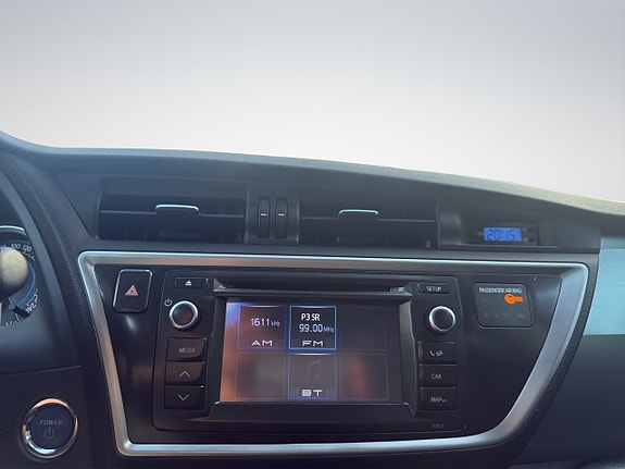Toyota Auris 26 of 30