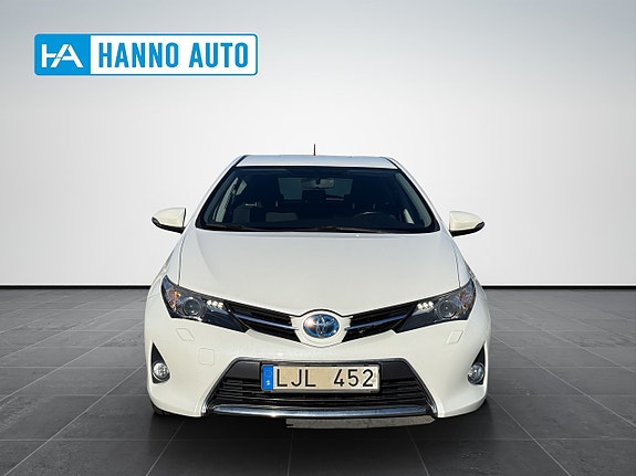Toyota Auris 8 of 30