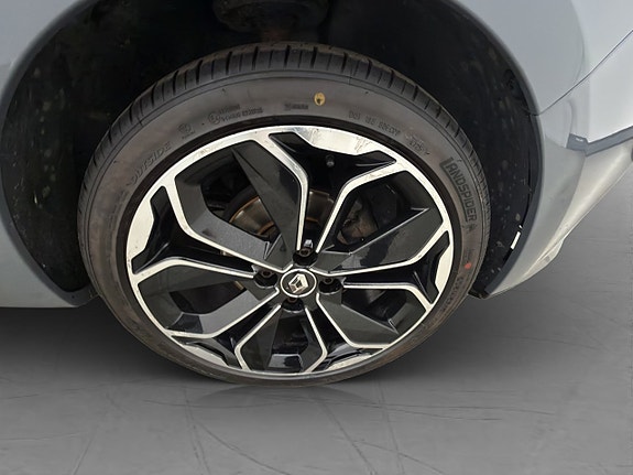 Renault Clio 10 of 30