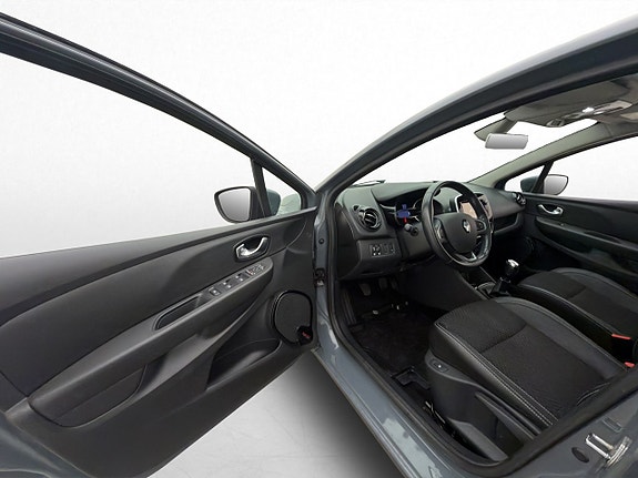 Renault Clio 11 of 30