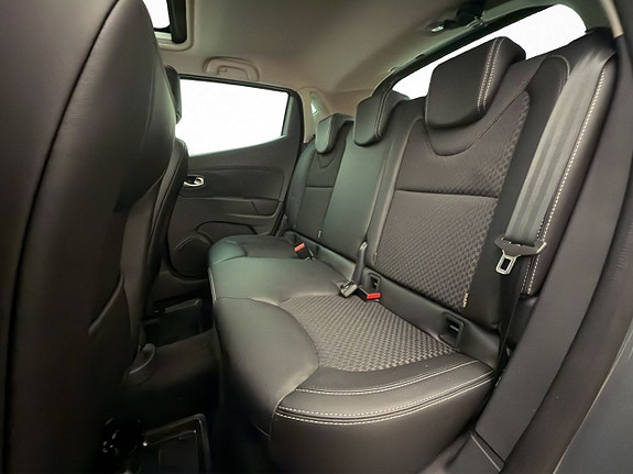Renault Clio 17 of 30