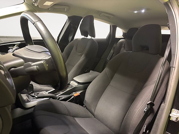 Volvo V40 9 of 23