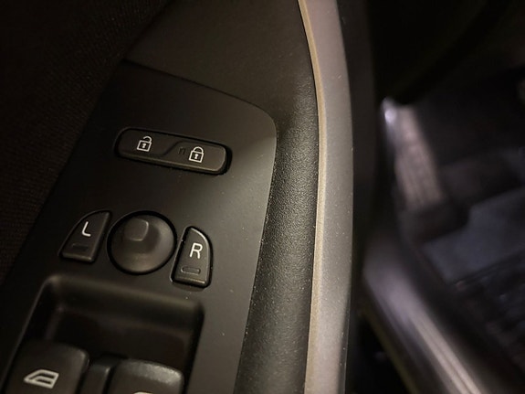 Volvo V40 22 of 23