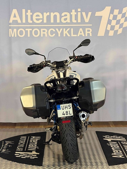 BMW R1200R 3 of 8
