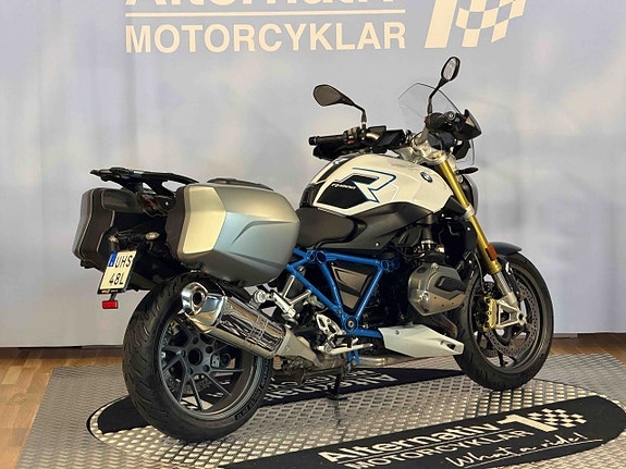 BMW R1200R 2 of 8