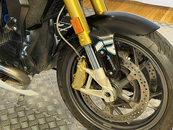 BMW R1200R 6 of 8
