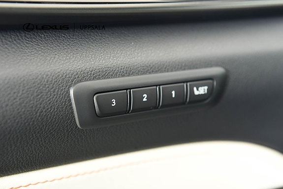 Lexus NX450h+ 12 of 23