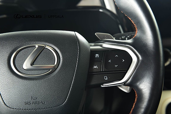 Lexus NX450h+ 14 of 23