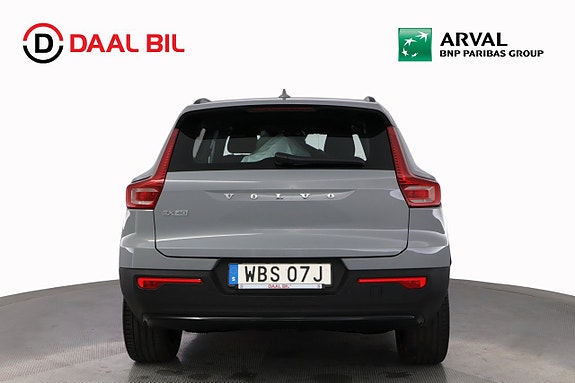 Volvo EX40 7 of 28