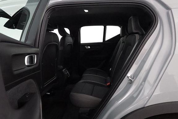 Volvo EX40 12 of 28
