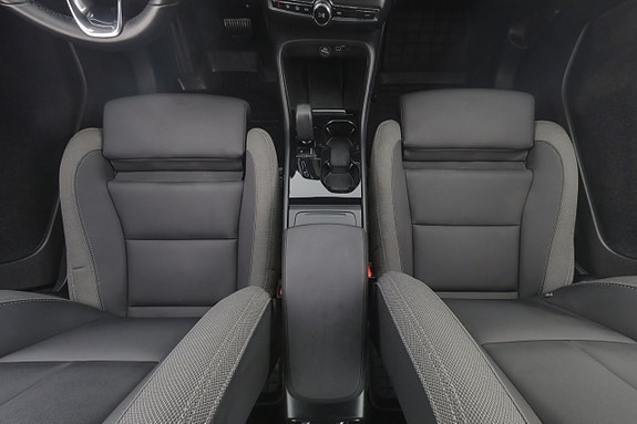 Volvo EX40 14 of 28