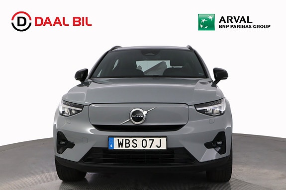 Volvo EX40 2 of 28