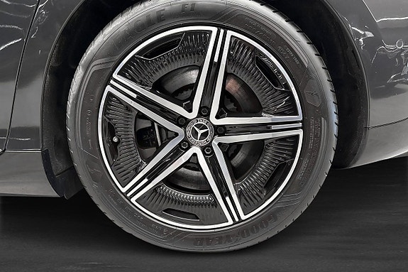 Mercedes-Benz EQE300 5 of 11