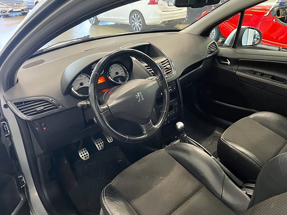 Peugeot 207 9 of 14