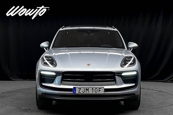 Porsche Macan 2 of 25