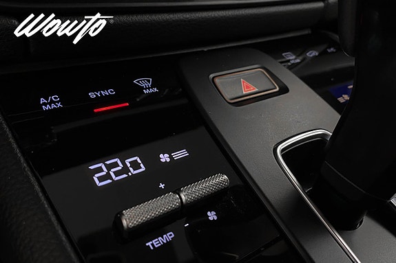 Porsche Macan 17 of 25