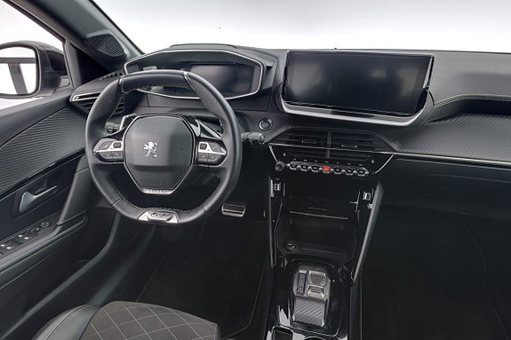 Peugeot 208 8 of 16