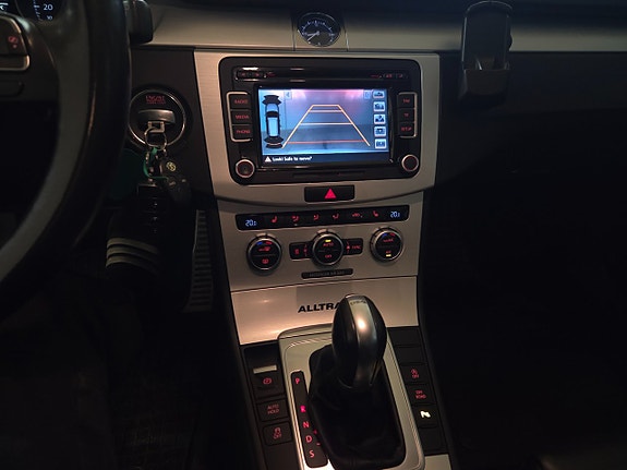 Volkswagen Passat Alltrack 9 of 12