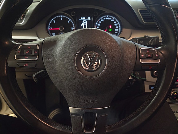 Volkswagen Passat Alltrack 11 of 12